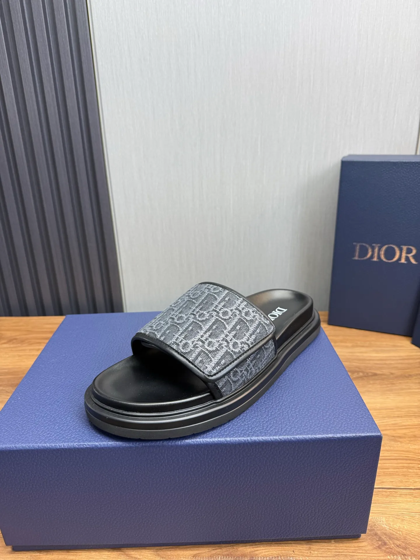 Men's shoes 💰280💰 Dior. Men's slippers 🩴Official website 1:1 production 38-45 yards 45 46 🉑️Customized original material shipped✅